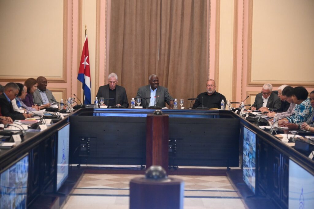 Diaz- Canel en reunión d